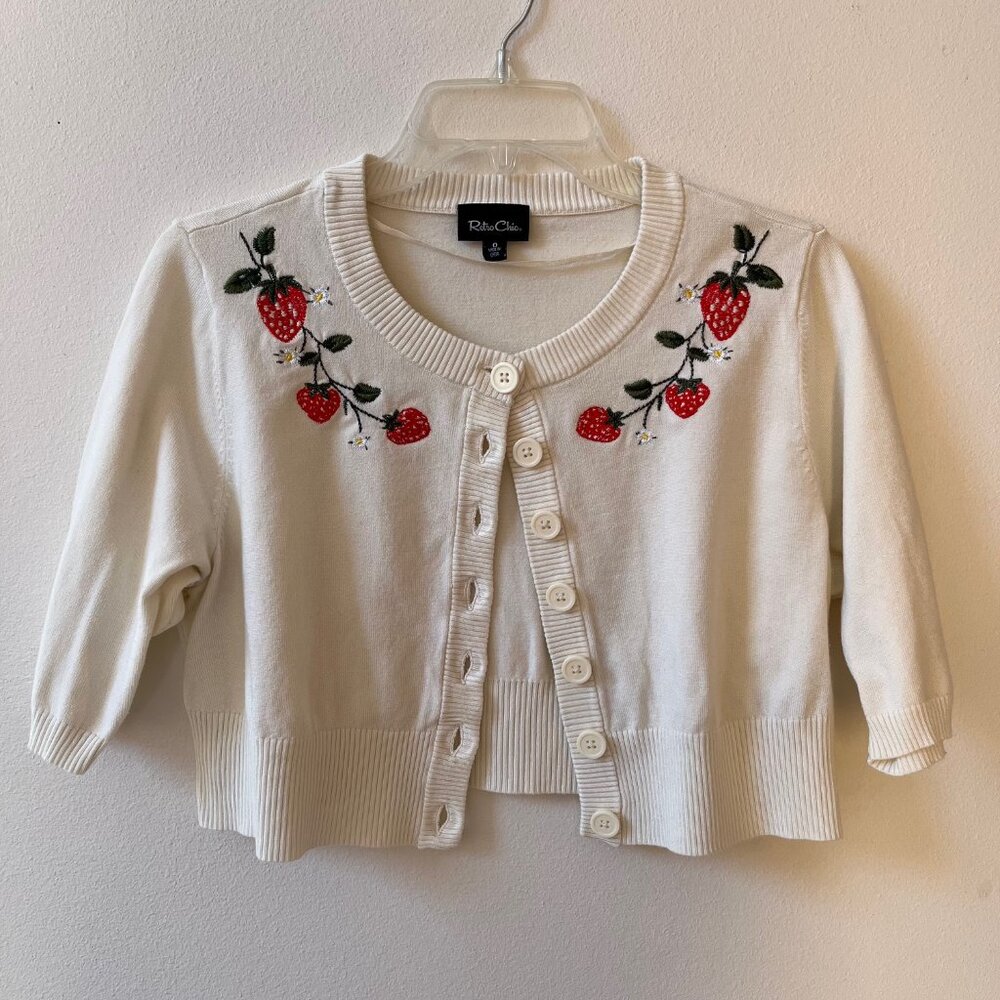Retro Chic by Torrid Cottagecore Strawberry Cropped Cardigan Sweater Size 0 - Picture 14 of 16